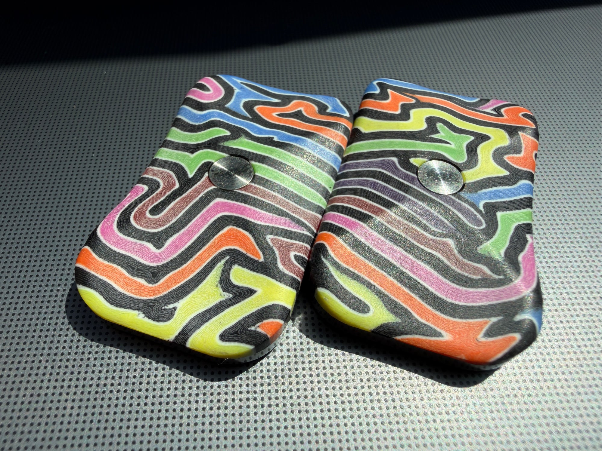 ErgoBoy - Wacky Wavy G10 with SS Tortoise Plates