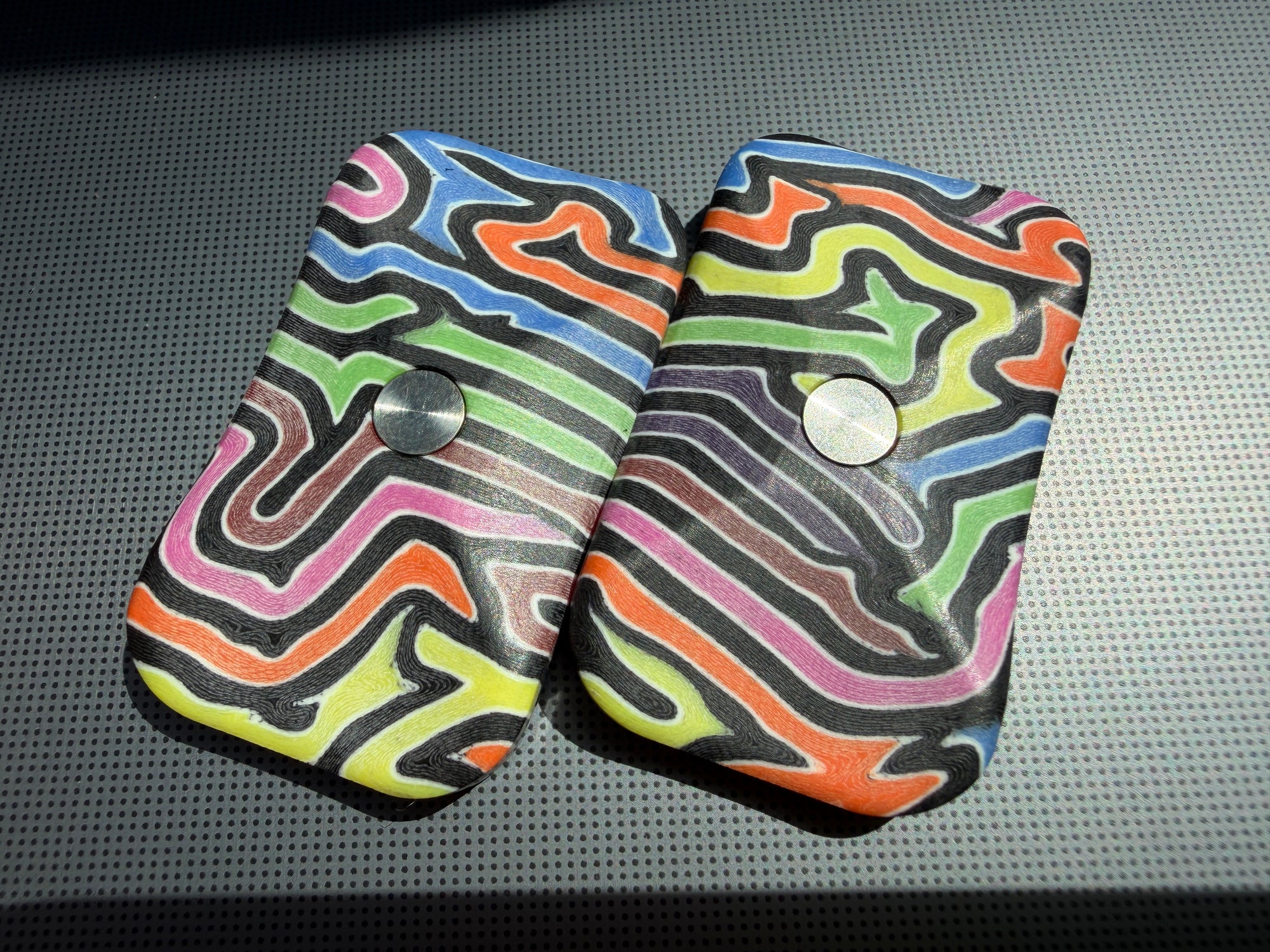 ErgoBoy - Wacky Wavy G10 with SS Tortoise Plates