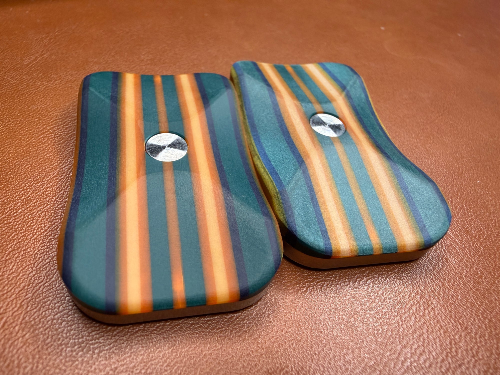 ErgoBoy - Paper Micarta with SS 4C Tortoise Plates