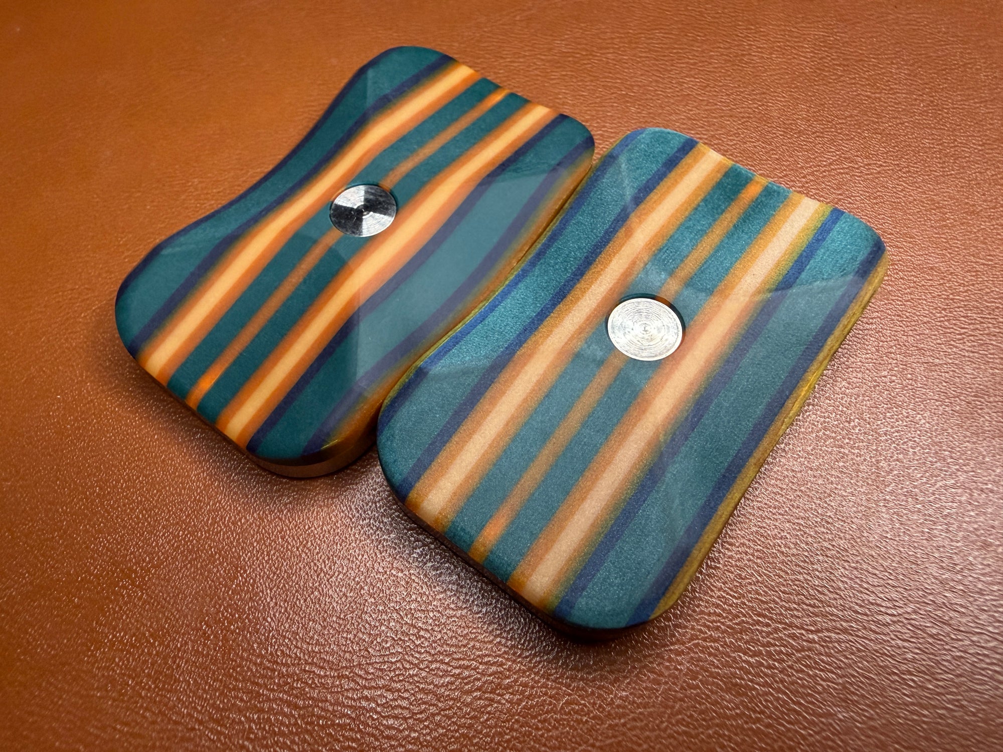 ErgoBoy - Paper Micarta with SS 4C Tortoise Plates