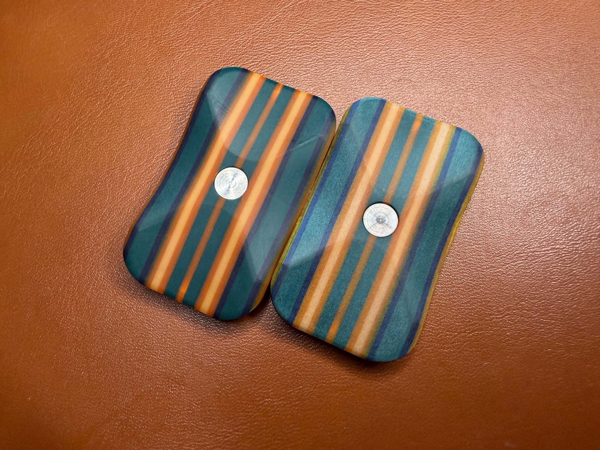 ErgoBoy - Paper Micarta with SS 4C Tortoise Plates