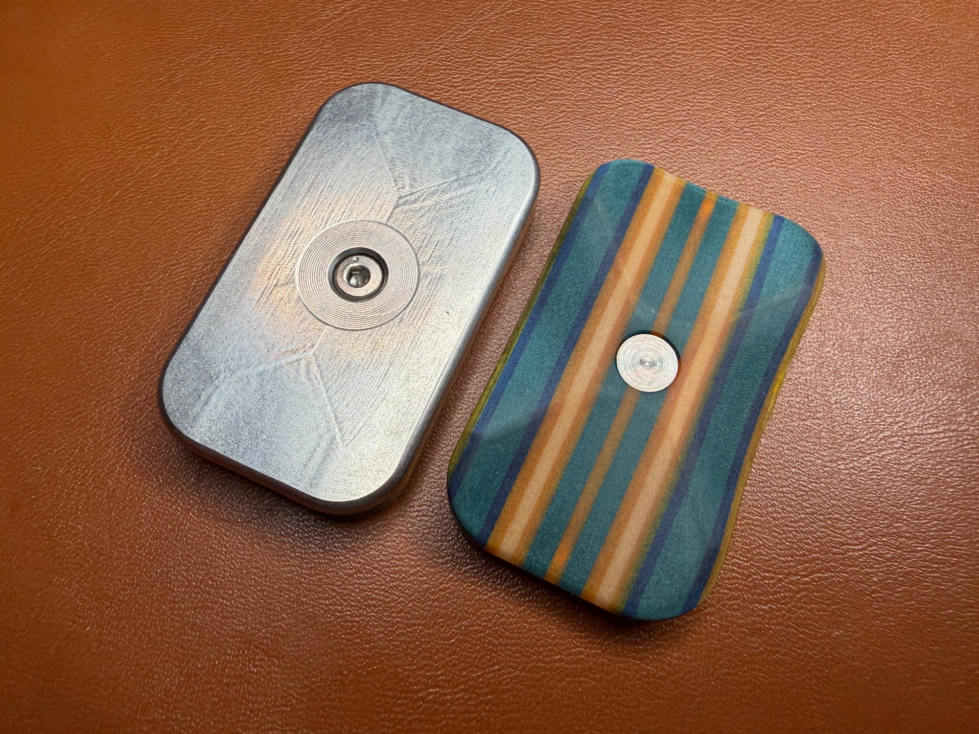 ErgoBoy - Paper Micarta with SS 4C Tortoise Plates